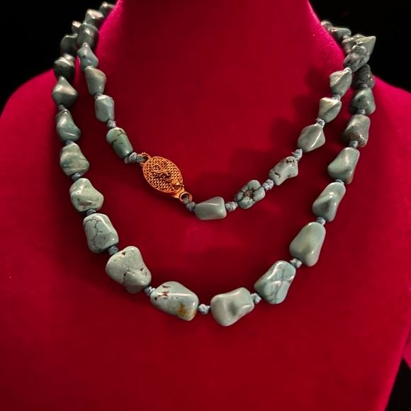 Authentic Vintage Natural China Mountain Turquoise nuggets. - Picture 2 of 2